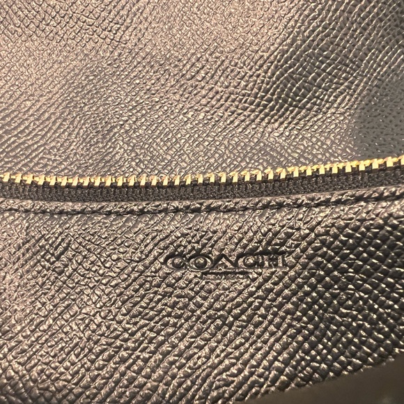 Black Coach Wristlet - Missing Gold Chain Strap - Picture 5 of 8